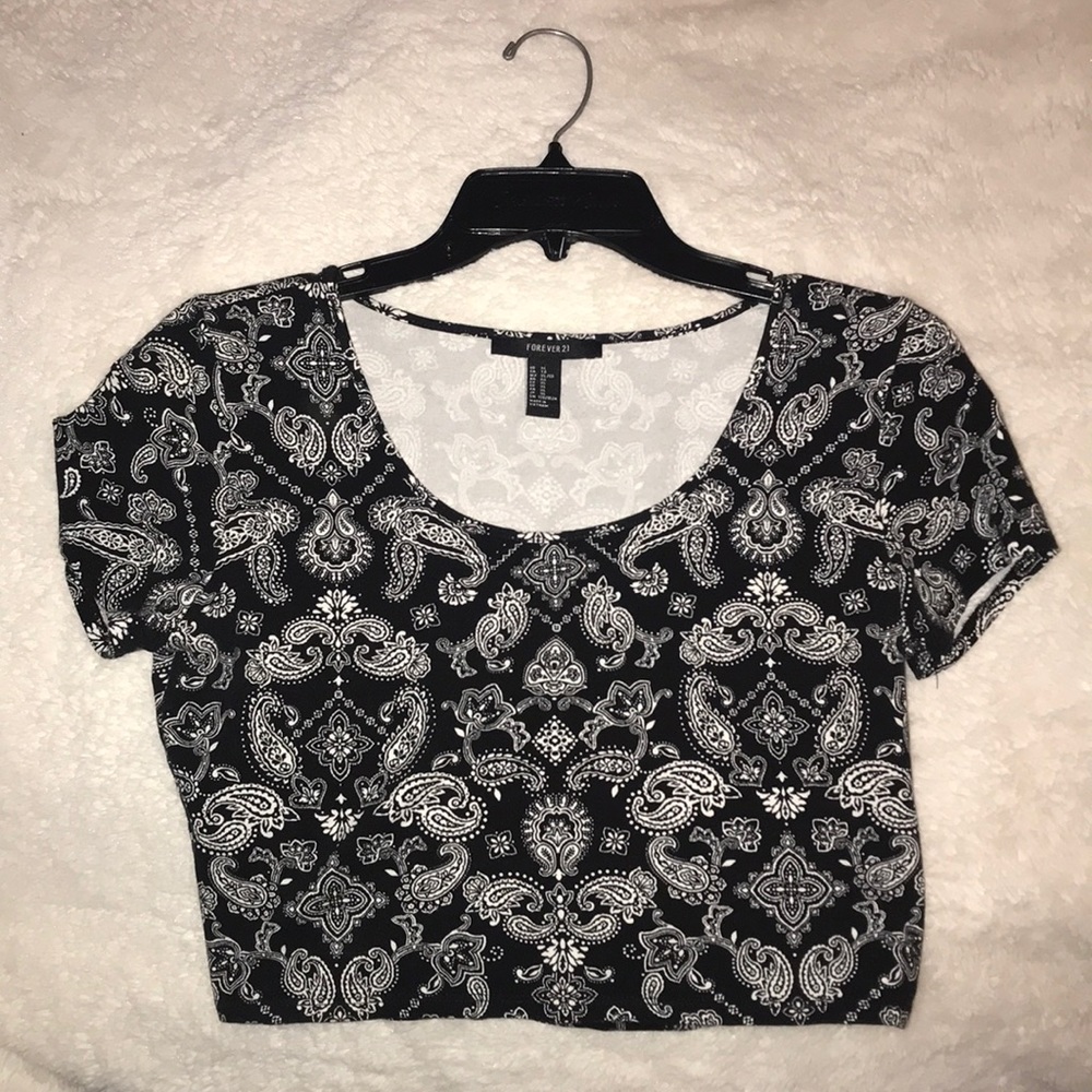 Forever 21 henna patterned crop top